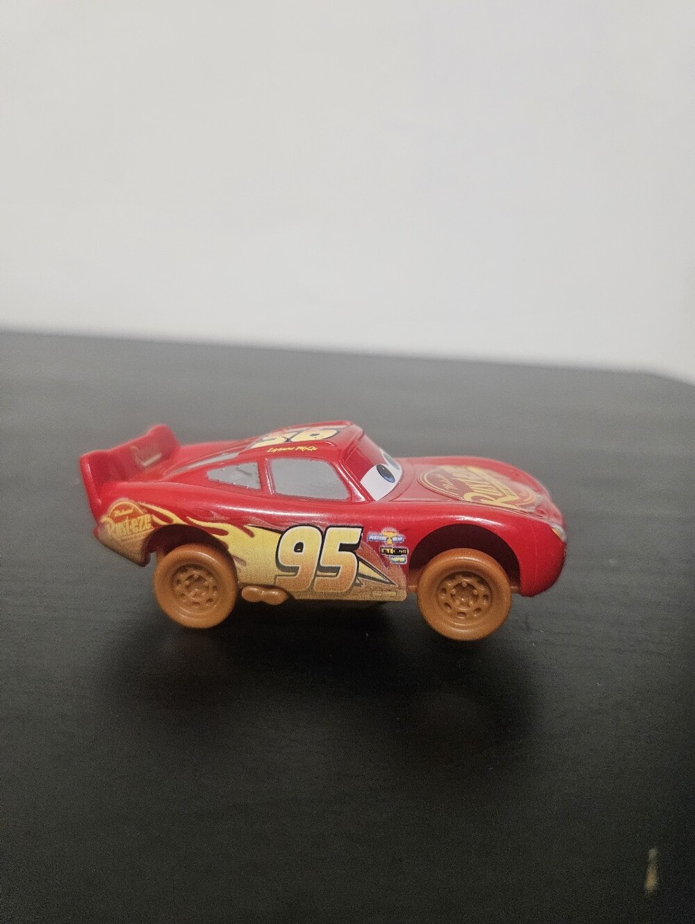 Cars Lightning McQueen Red Die-Cast Toy Car